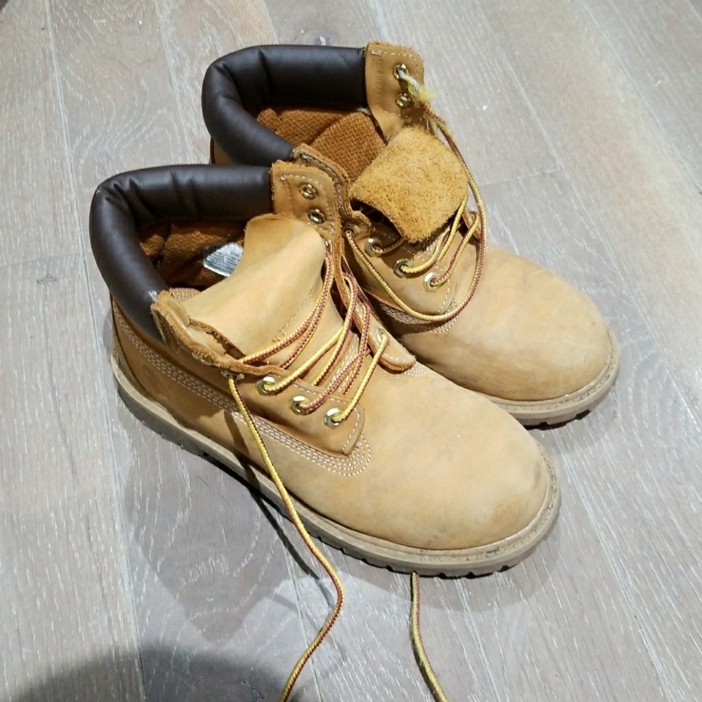 Boots - Picture 3 of 3